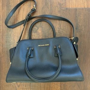 Black Micheal kors purse